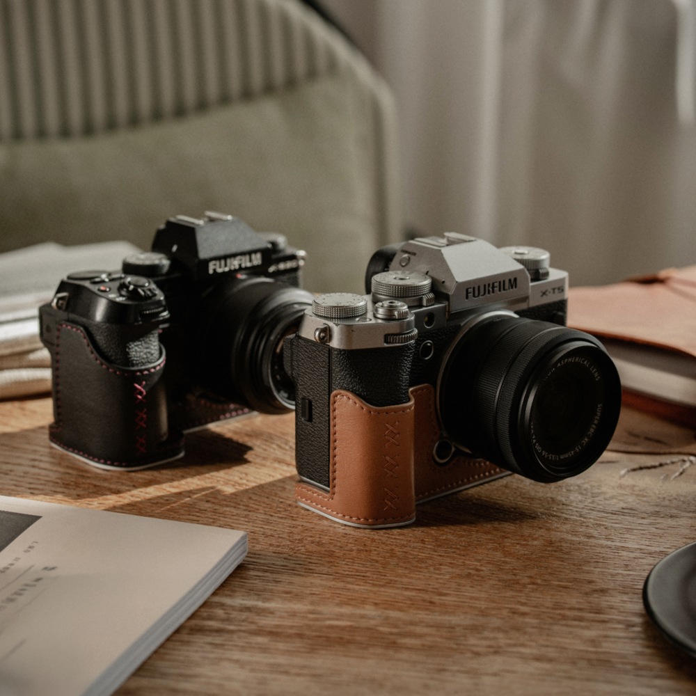 Leather Camera Case (For FujiFilm)