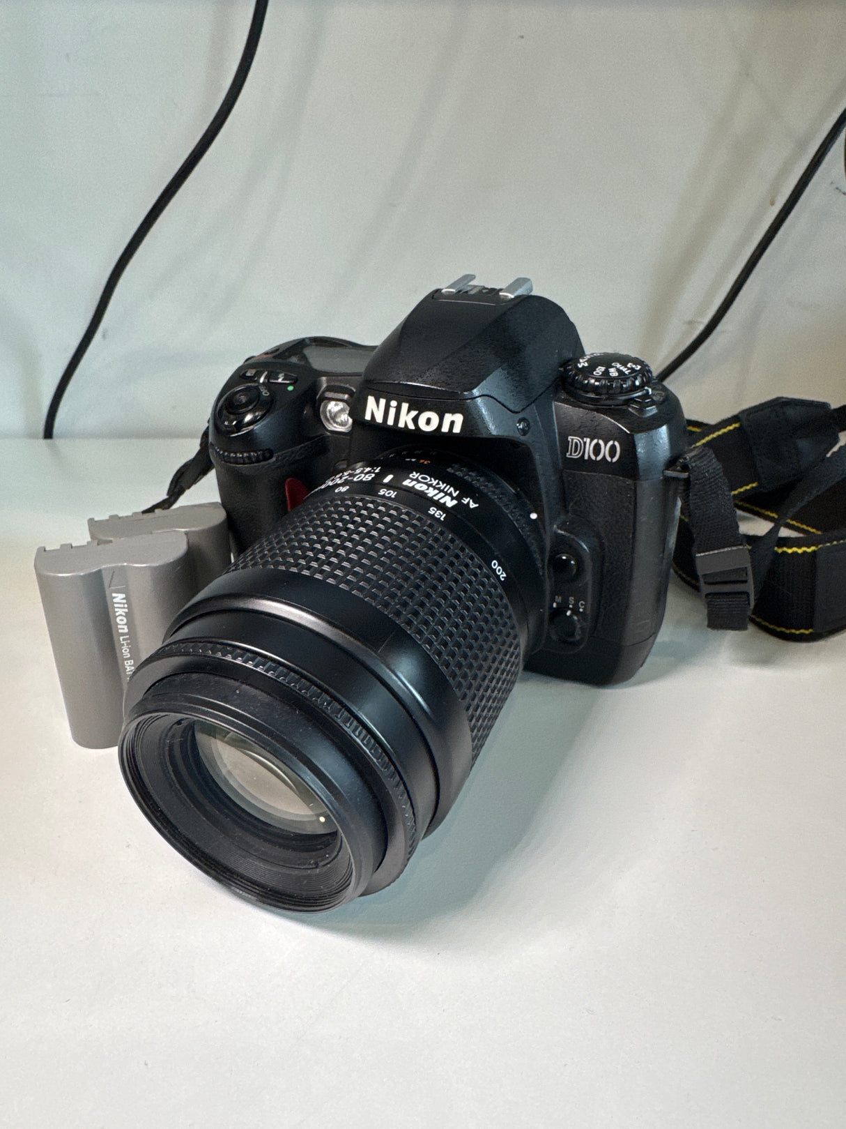 Used Nikon D100 DSLR with 80-200mm f/4.5-5.6 D Lens