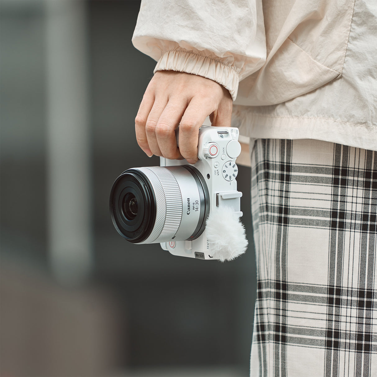 SmallRig L-Shaped Mount Plate with Handle for Canon EOS R50 V (White) 5430