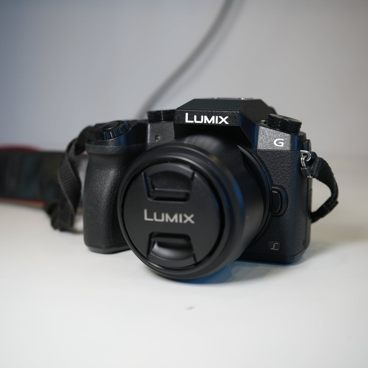 (USED) Panasonic LUMIX DMC-G7 Mirrorless Camera Bundle