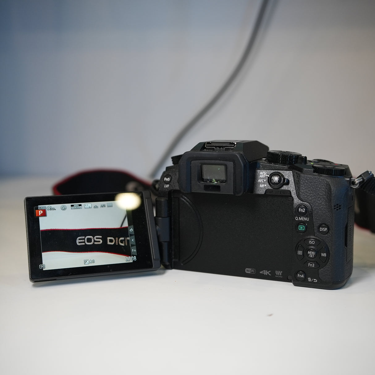 (USED) Panasonic LUMIX DMC-G7 Mirrorless Camera Bundle