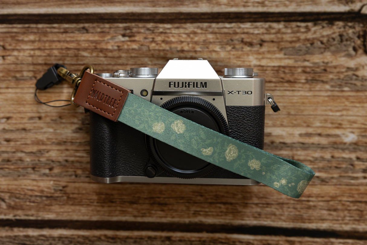 Vine Wristlet Keychain