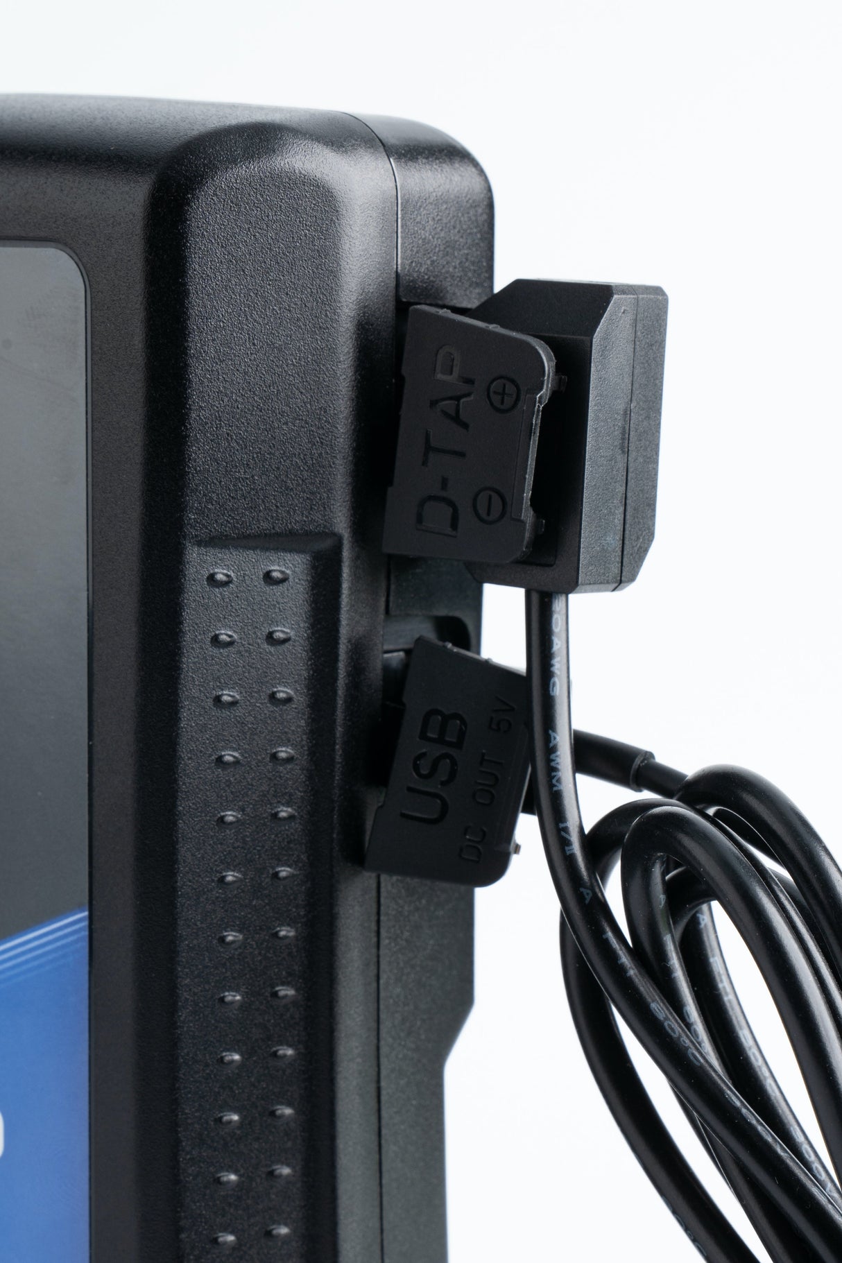 Open Box Blutech 95Wh V-Mount Battery and Charger Kit