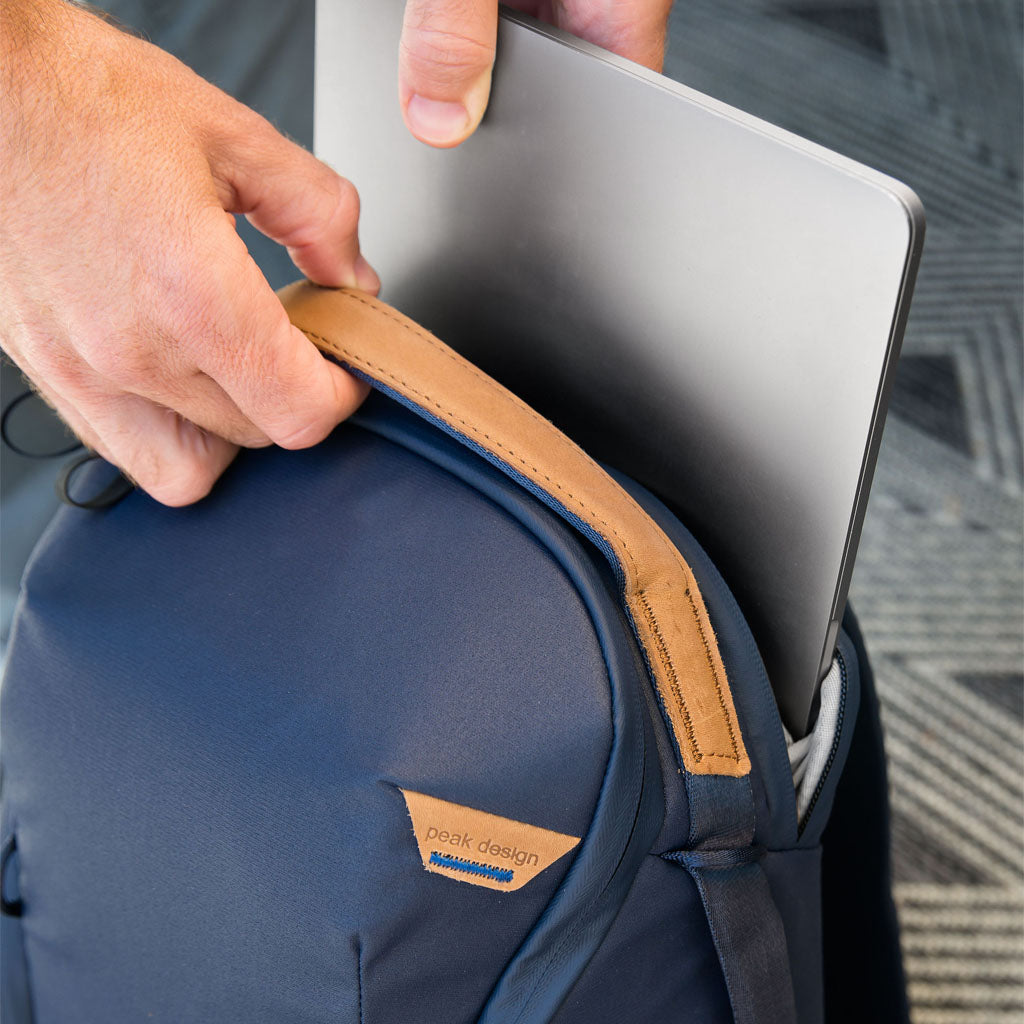 Everyday Backpack Zip | 20L | Midnight