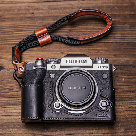 SmallRig Half Case / Wrist Strap Kit for FUJIFILM X-T5