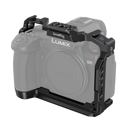 SmallRig 4022 cage for Panasonic LUMIX S5 II and S5 IIX
