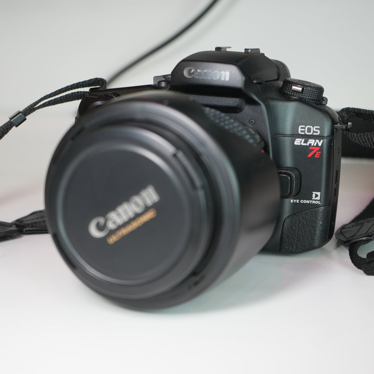 (USED) (UNTESTED) Canon EOS ELAN 7E w/ 28-200mm f/3.5-5.6