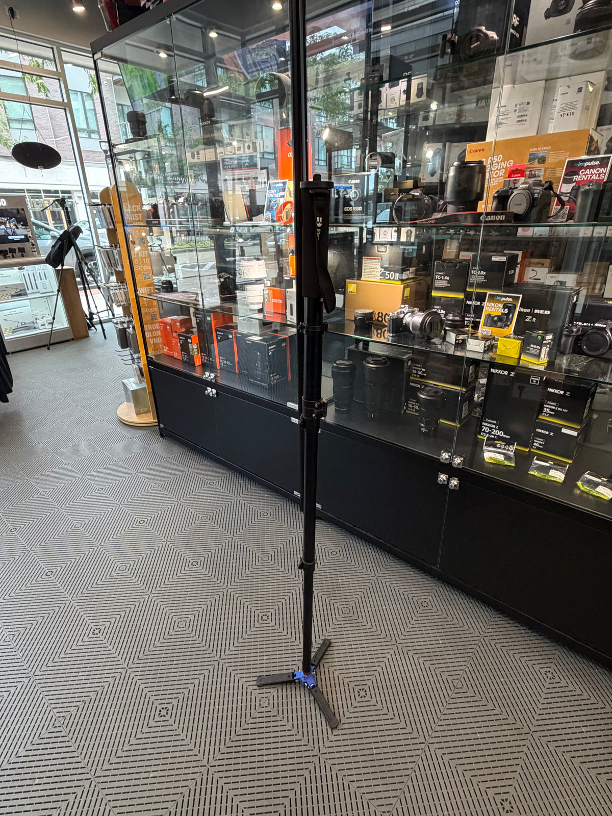 Used Benro A48FD Tripod