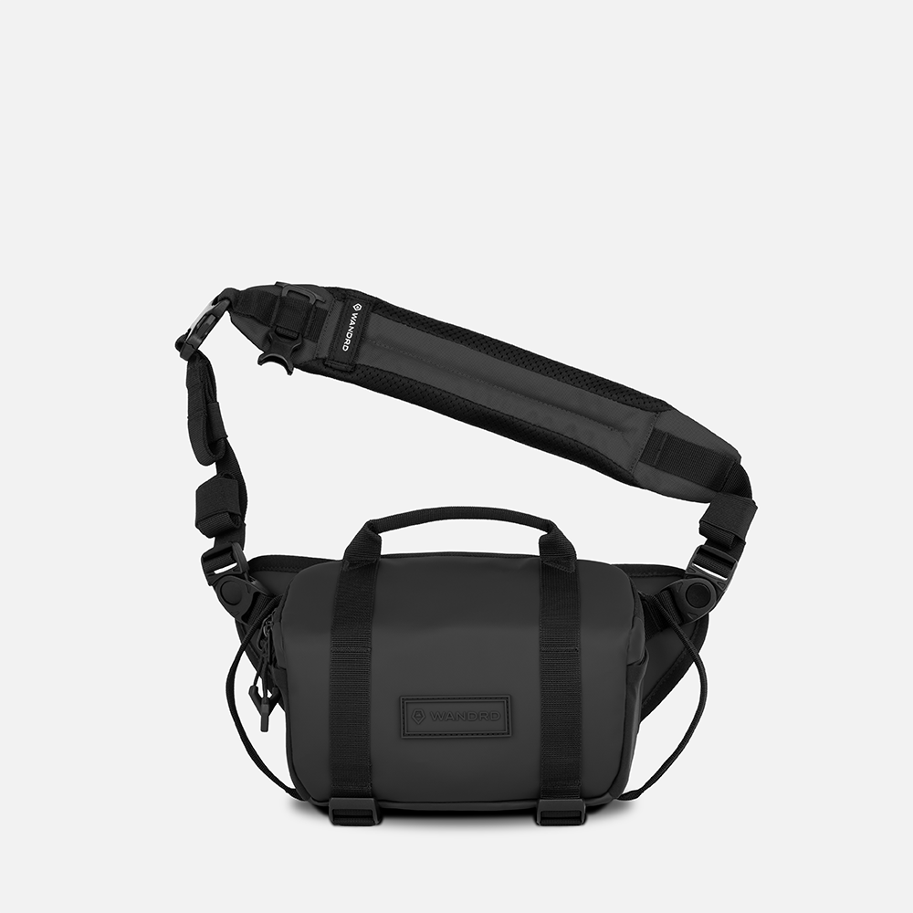 WANDRD ROGUE V2 4L camera sling bag in black