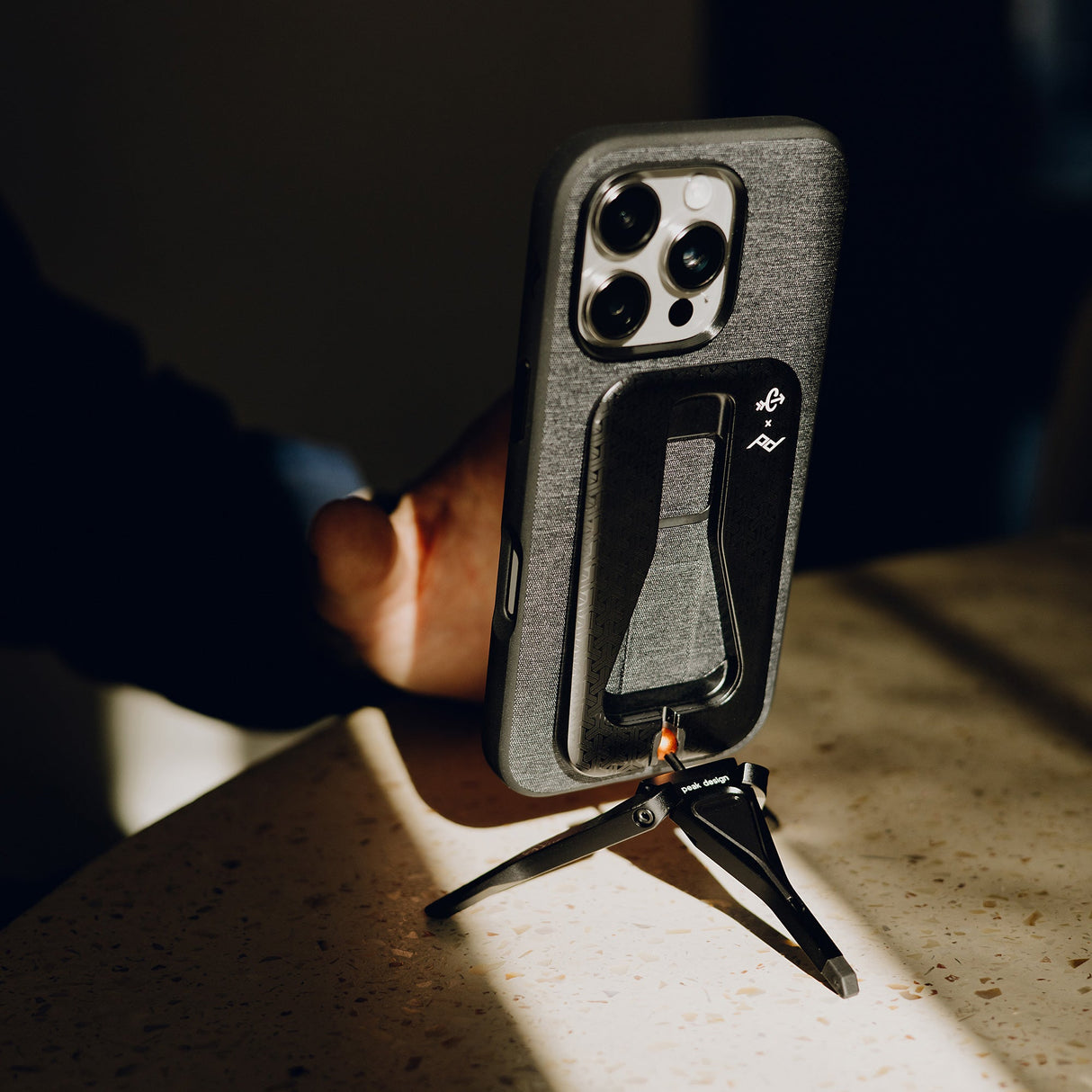 Mobile Tripod | Carryology Collab