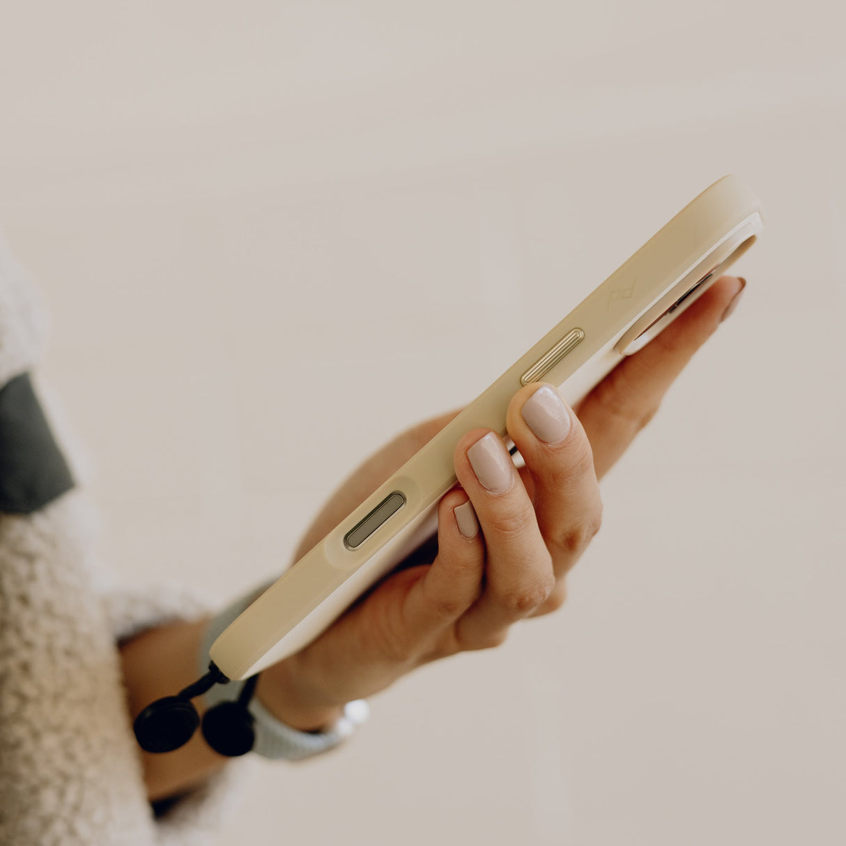 Everyday Clarino Case | iPhone 16 Pro Max Tan