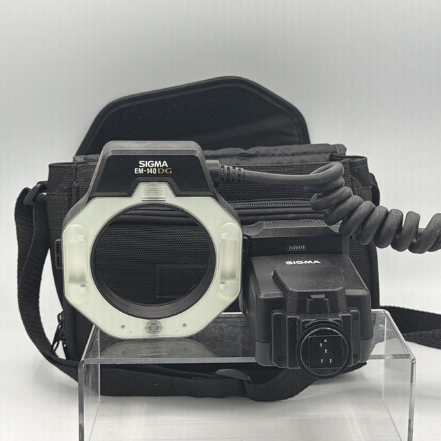 Used Sigma EM-140 DG Flash