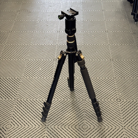 Used Victiv AT72 Tripod