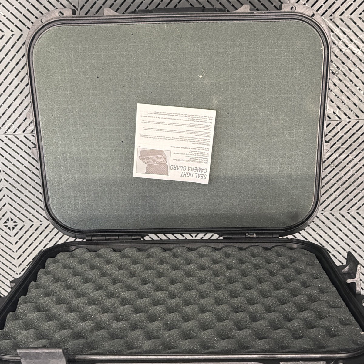 Used Doskocil Seal Tight Extra-Large Photo/Video Case