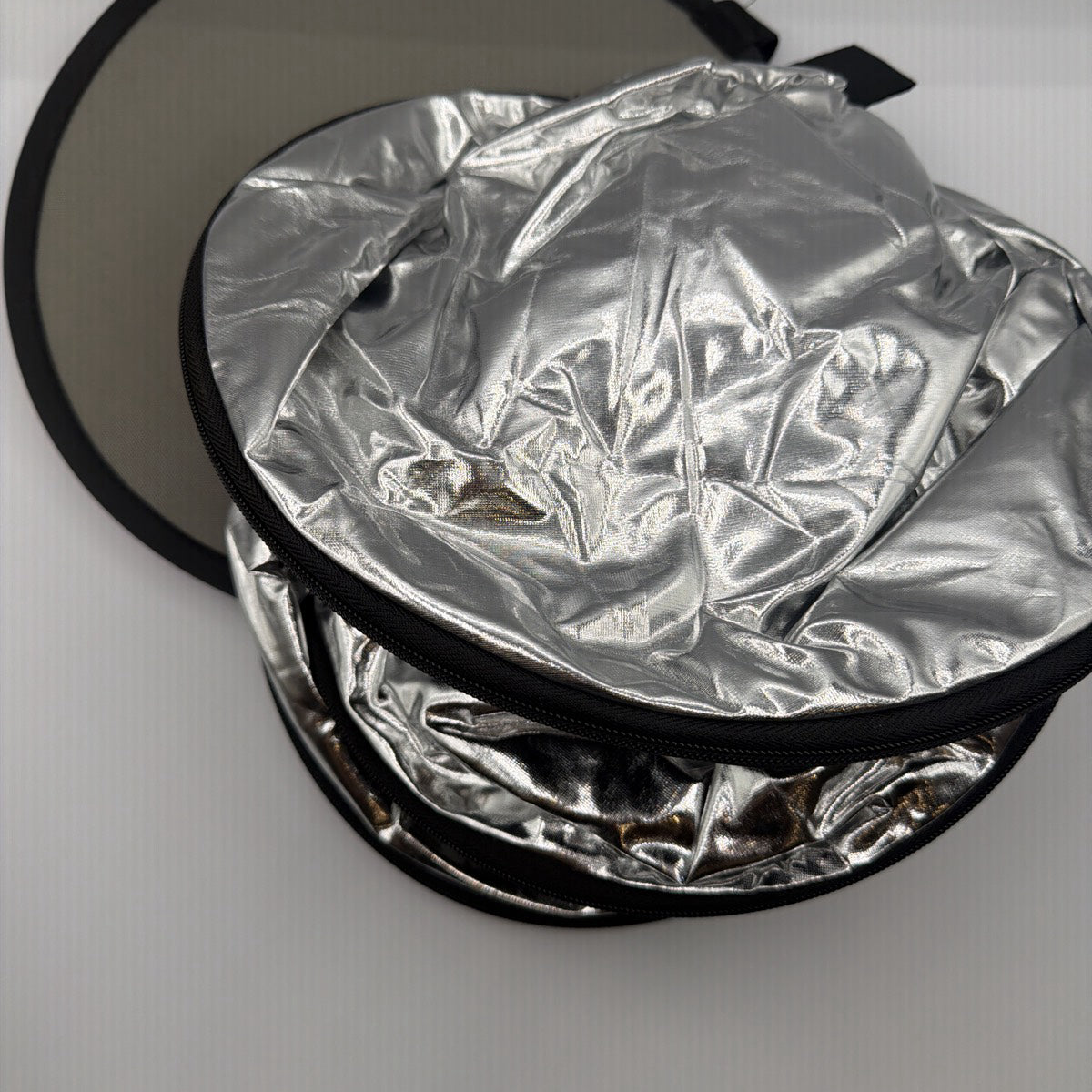 Used Promaster 5 in 1 Plus Photo Reflector Disc