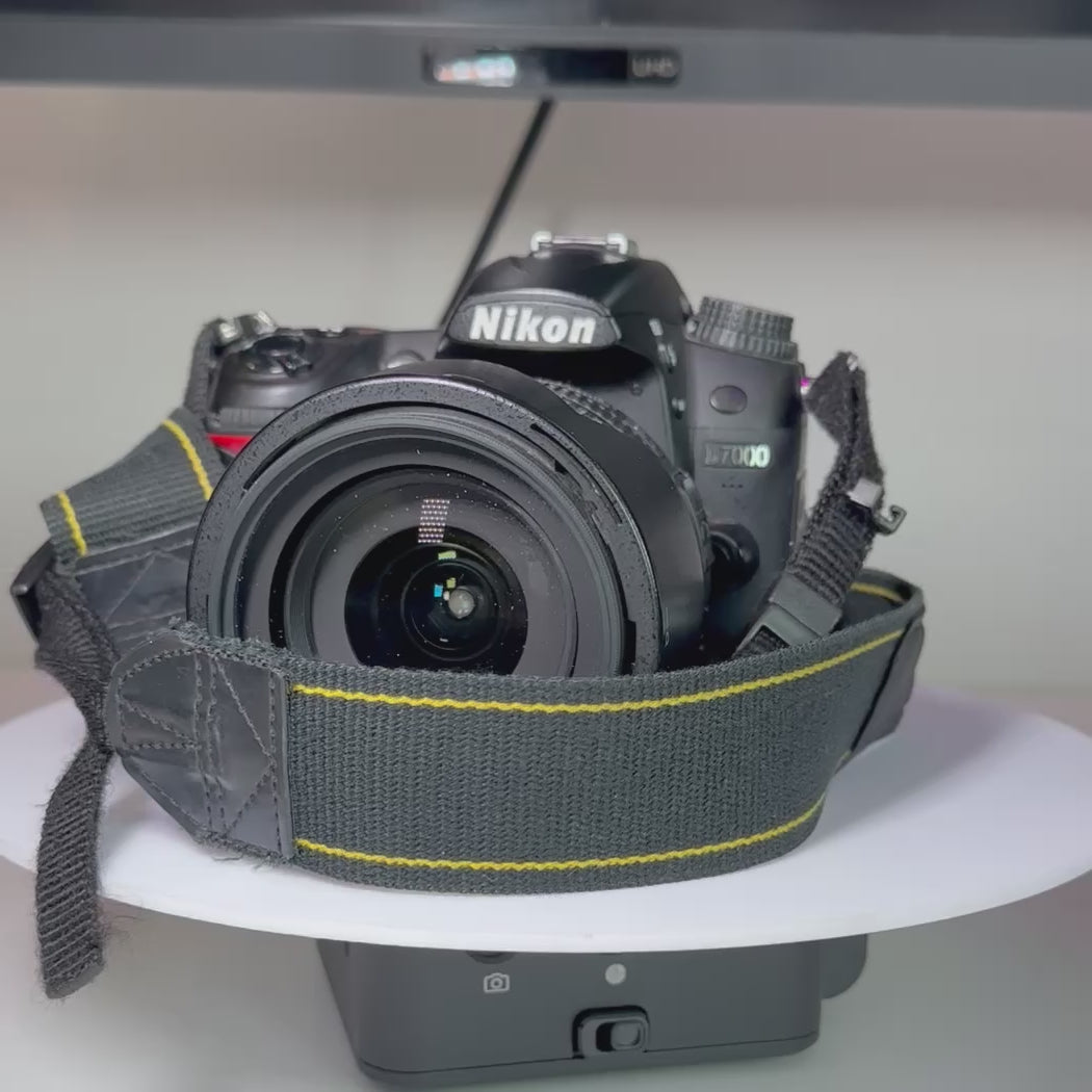 (USED) Nikon D7000 DSLR Camera Body w/ 18-105mm f/3.5-5.6 & 70-300 f/4.5-5.6 Lenses